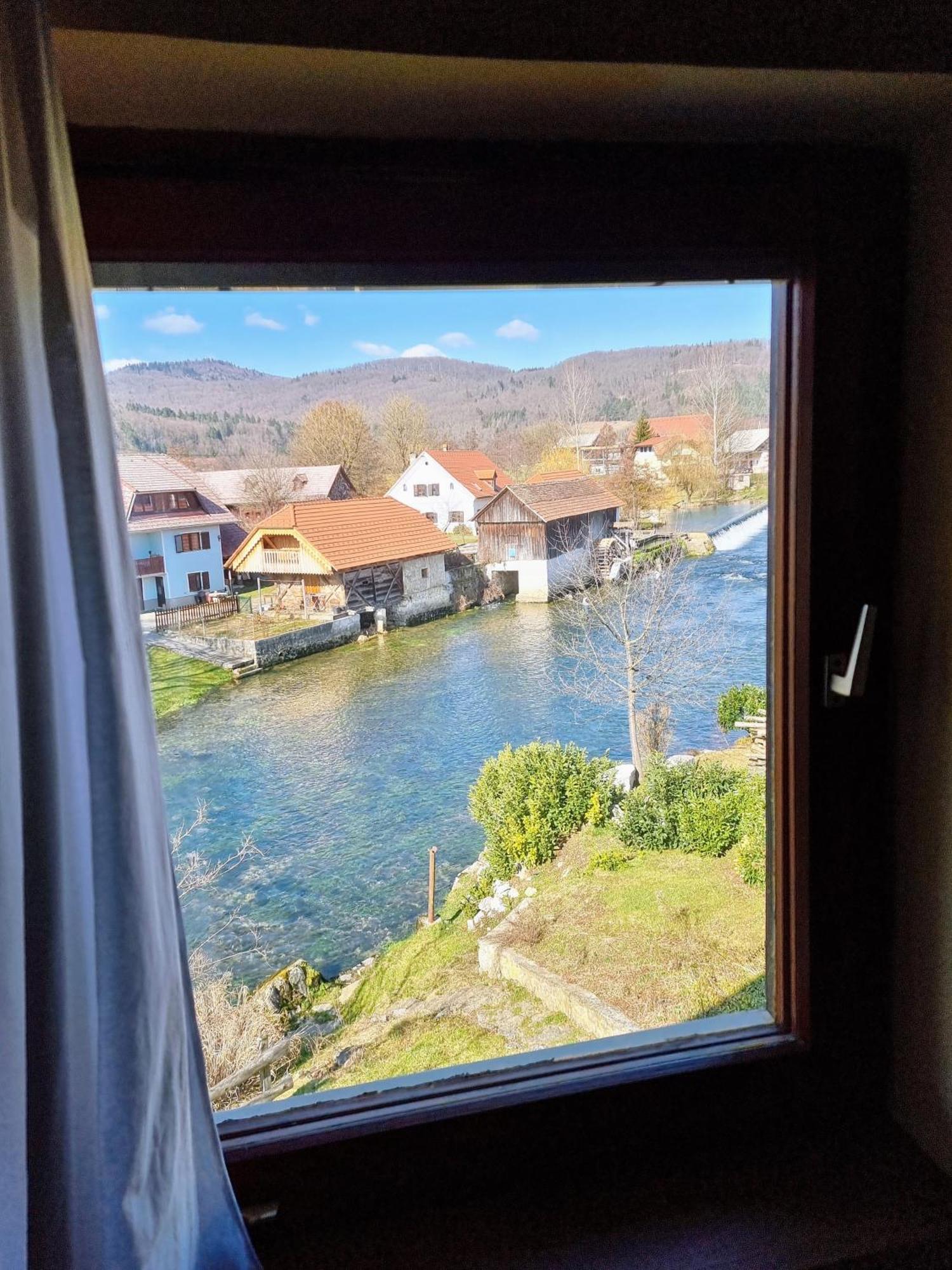 Krka River Lodge Znojile pri Krki Exterior photo